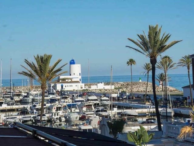 Restaurant/Bar for sale in La Duquesa / Puerto de la Duquesa, Manilva - € 300,000 (Ref: 9610199)