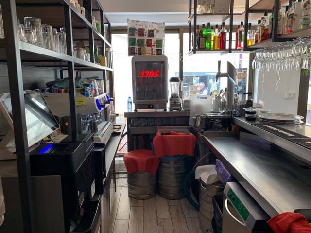 Bar/Restaurante en Fuengirola en venta - 209.950 € (Ref: 9679128)