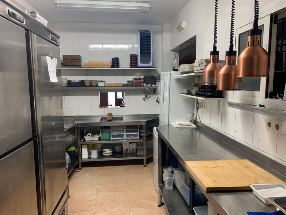 Restaurant/Bar til salg i Benalmadena - € 69.950 (Ref: 9716664)