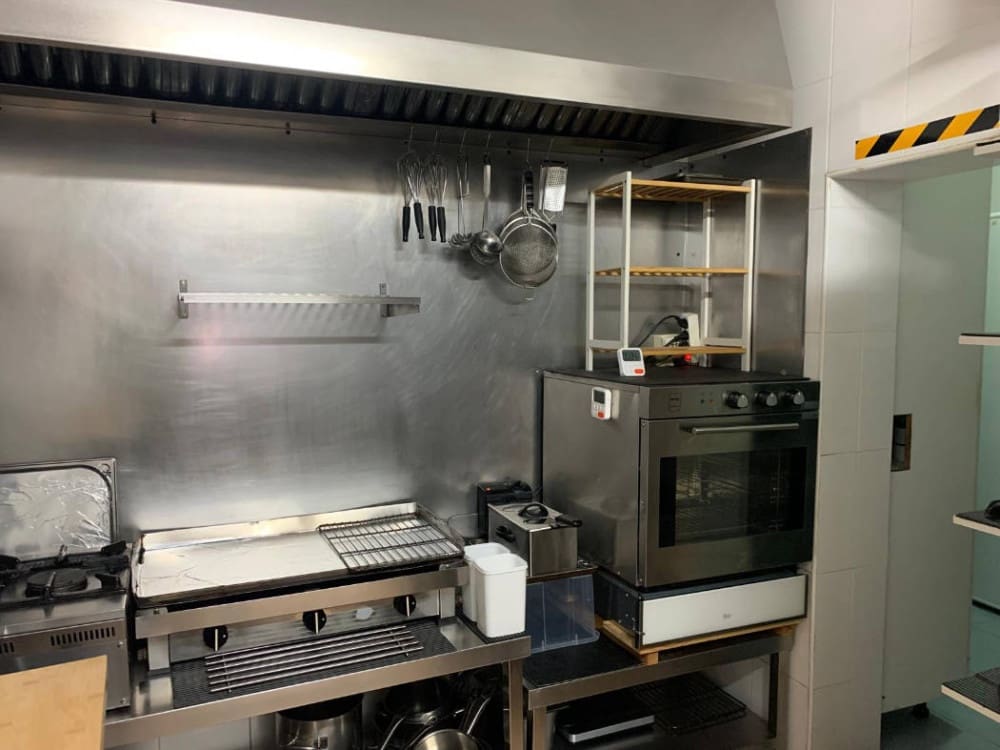 Restaurant/Bar til salg i Benalmadena - € 69.950 (Ref: 9716664)