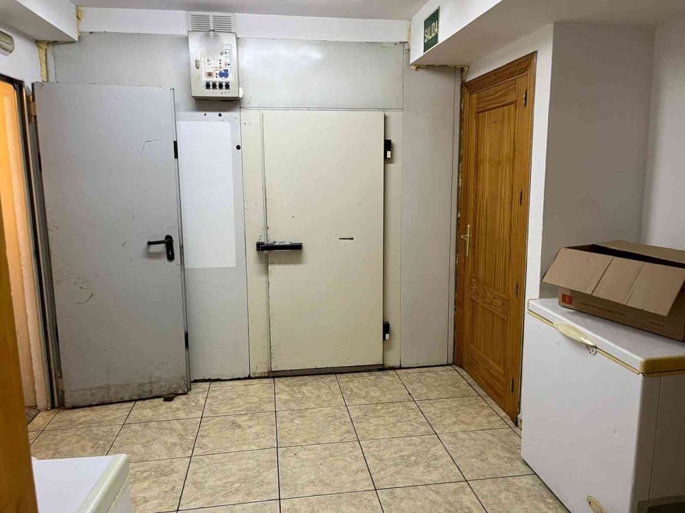 Restaurant/Bar for rent in Malaga city - € 3,500 (Ref: 9782033)