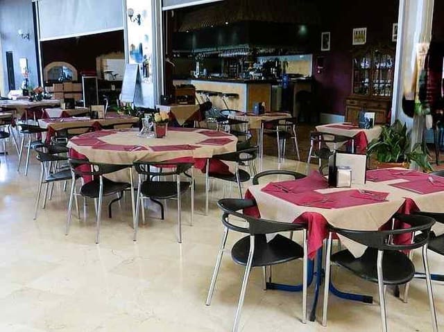 Restaurant/Bar til leje i Coín - € 2.500 (Ref: 9782036)