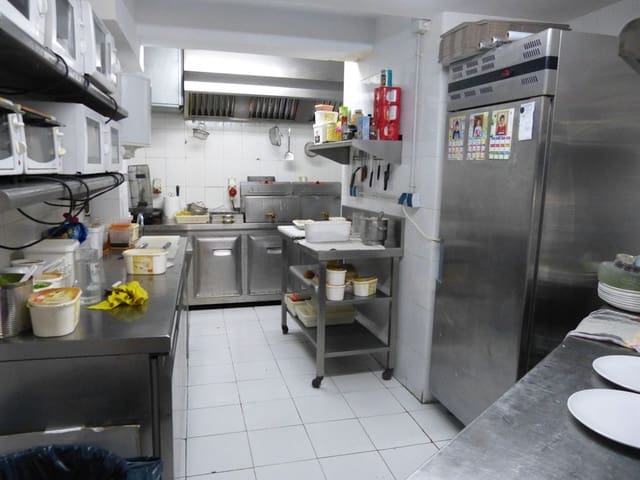 Restaurant/Bar til leje i Fuengirola - € 1.350 (Ref: 9782042)