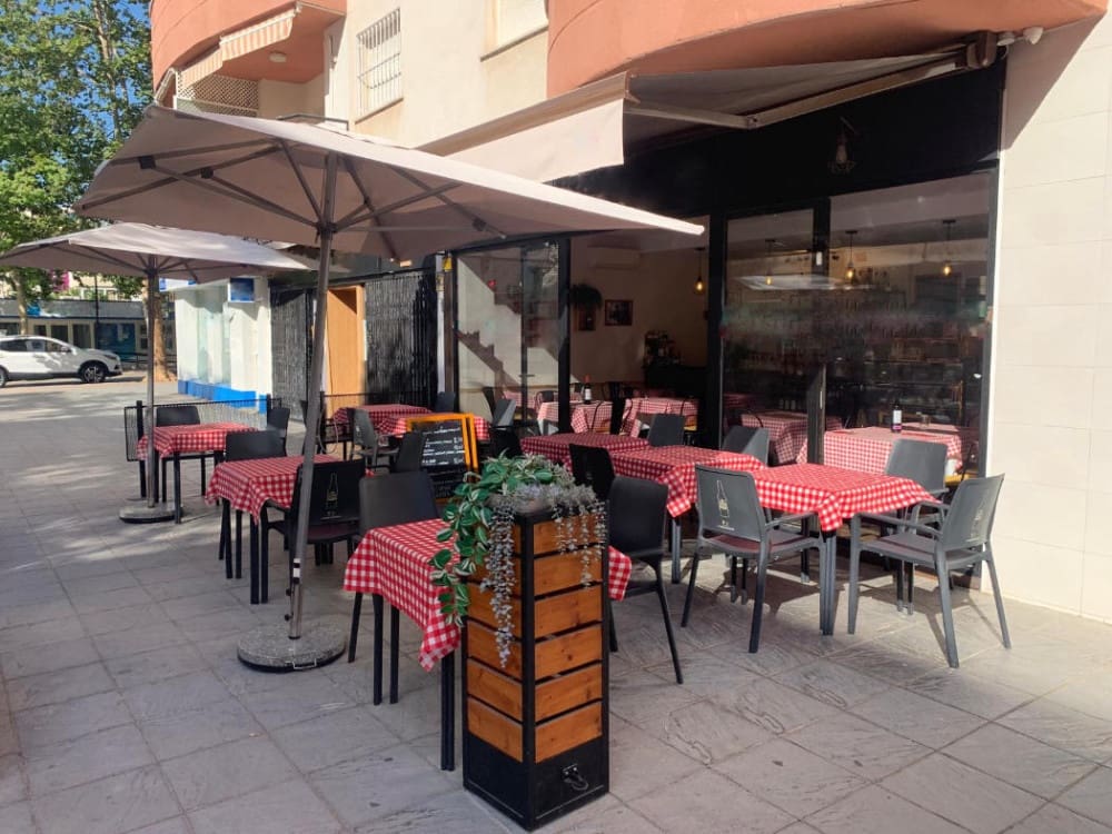 Restaurant/Bar for sale in Fuengirola - € 43,950 (Ref: 9866145)