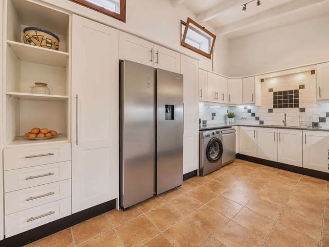 2 bedroom Finca/Country House for sale in Alhaurín el Grande with pool - € 695,000 (Ref: 9912236)