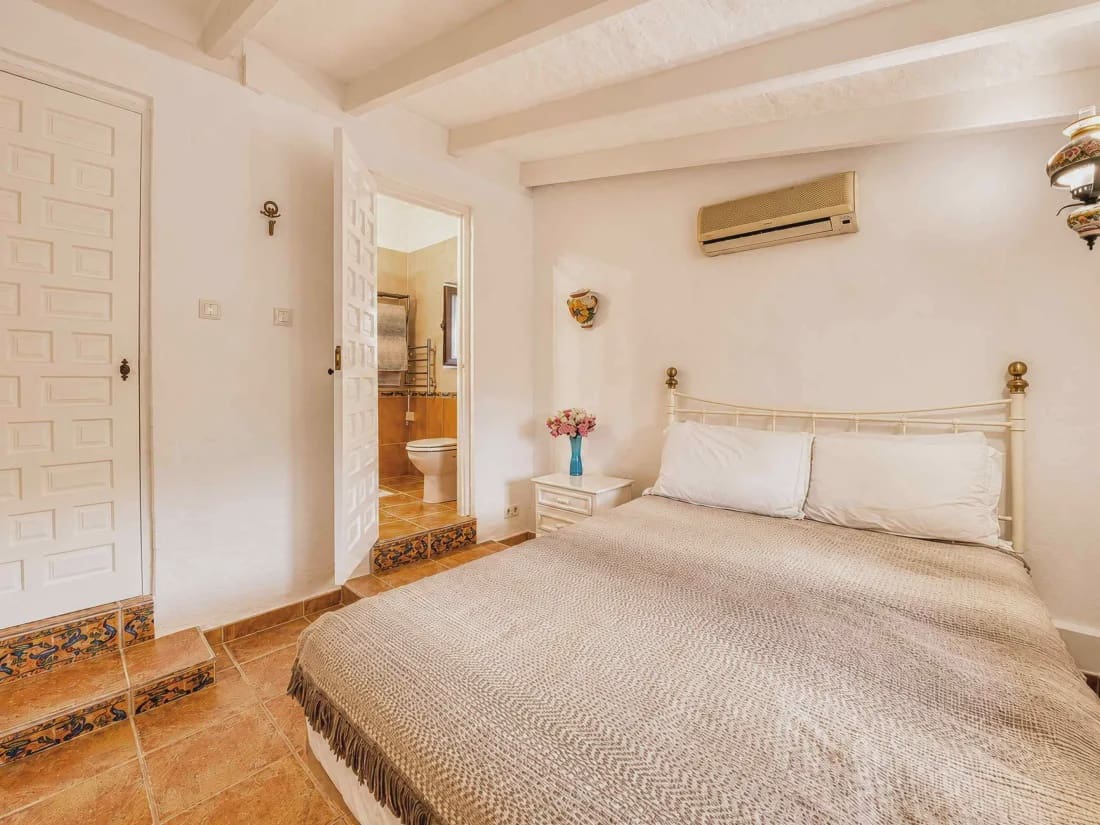 2 bedroom Finca/Country House for sale in Alhaurin el Grande with pool - € 695,000 (Ref: 9912236)