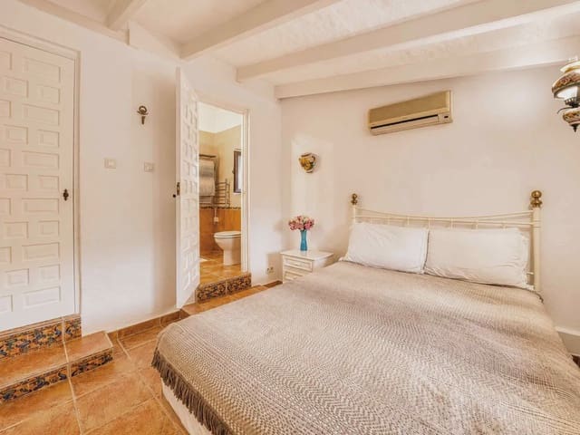 2 bedroom Finca/Country House for sale in Alhaurín el Grande with pool - € 695,000 (Ref: 9912236)
