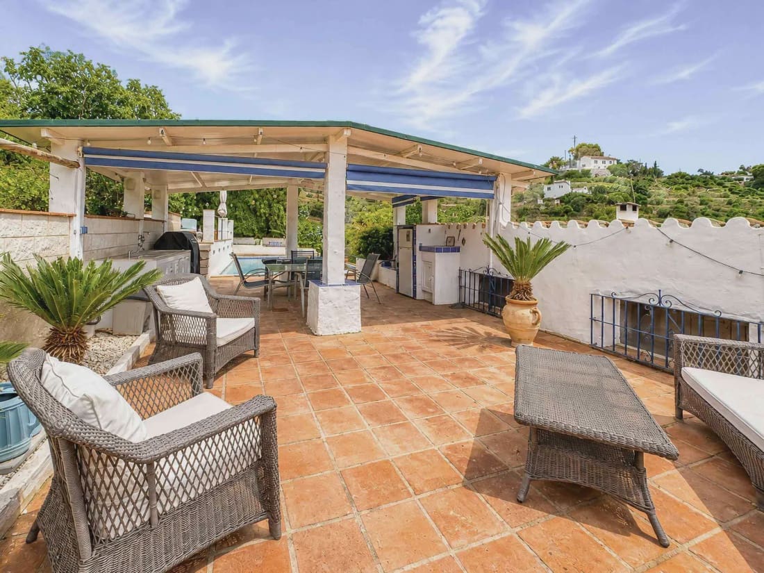2 bedroom Finca/Country House for sale in Alhaurin el Grande with pool - € 695,000 (Ref: 9912236)