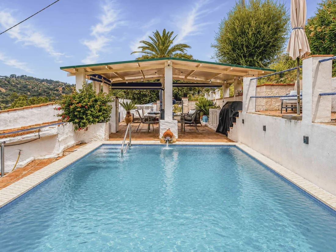 2 bedroom Finca/Country House for sale in Alhaurin el Grande with pool - € 695,000 (Ref: 9912236)