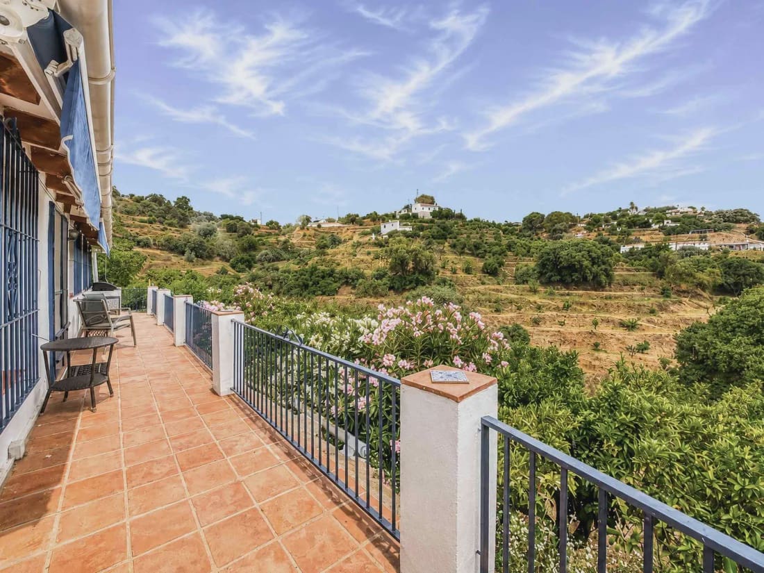 2 bedroom Finca/Country House for sale in Alhaurin el Grande with pool - € 695,000 (Ref: 9912236)