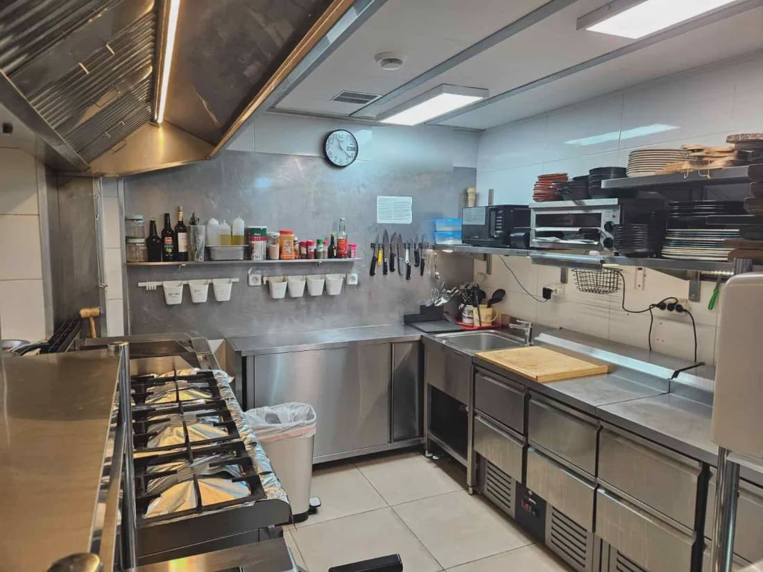 Restaurante/Bar para venda em Calahonda - 120 000 € (Ref: 9914994)