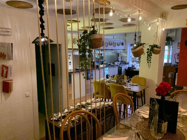 Restaurant/Bar til salgs i Fuengirola - € 139 950 (Ref: 9919076)
