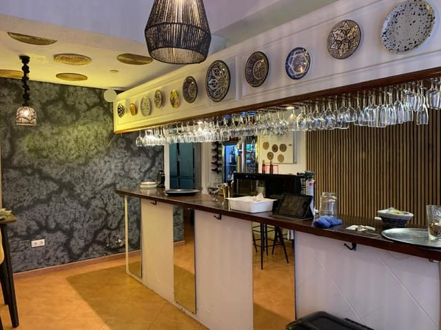 Restaurant/Bar til salgs i Fuengirola - € 139 950 (Ref: 9919076)