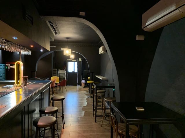 Restaurant/Bar til salg i Torremolinos - € 59.950 (Ref: 9941192)