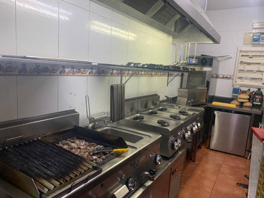 Restaurant/Bar til salgs i Benalmadena - € 84 950 (Ref: 9961772)