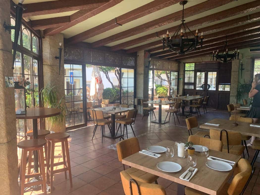 Restaurant/Bar til salgs i Benalmadena - € 84 950 (Ref: 9961772)