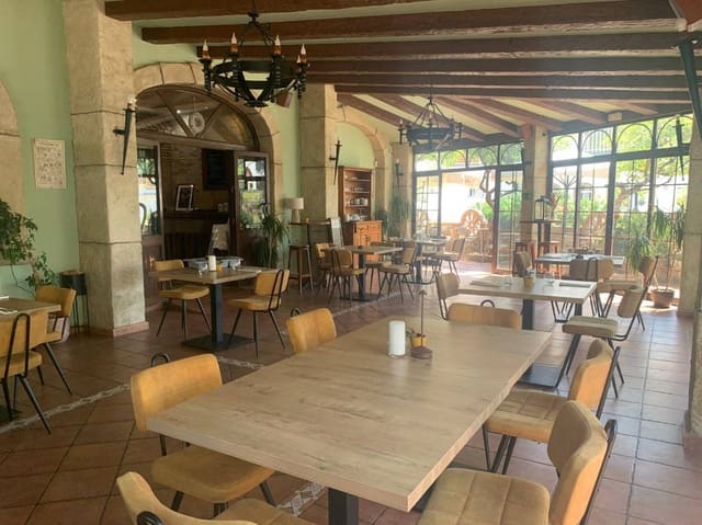 Restaurant/Bar til salgs i Benalmádena pueblo, Benalmádena - € 84 950 (Ref: 9961772)