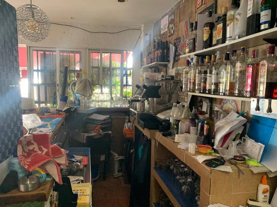 Ravintola/baari myytävänä paikassa Fuengirola - 14 950 € (Ref: 9989856)