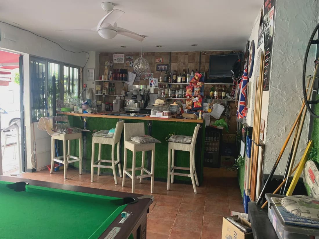 Ravintola/baari myytävänä paikassa Fuengirola - 14 950 € (Ref: 9989856)