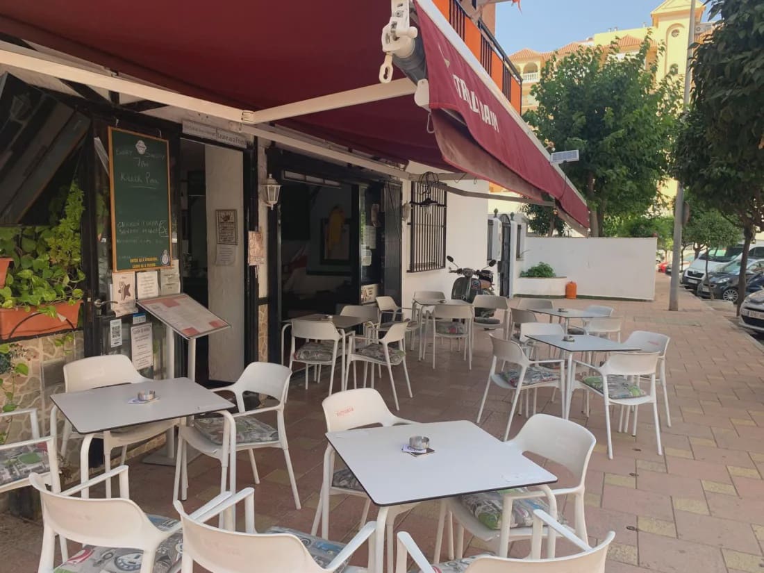 Ravintola/baari myytävänä paikassa Fuengirola - 14 950 € (Ref: 9989856)