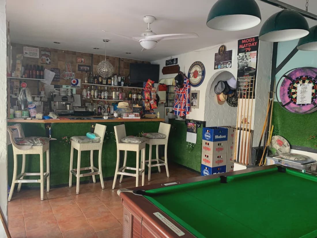 Ravintola/baari myytävänä paikassa Fuengirola - 14 950 € (Ref: 9989856)