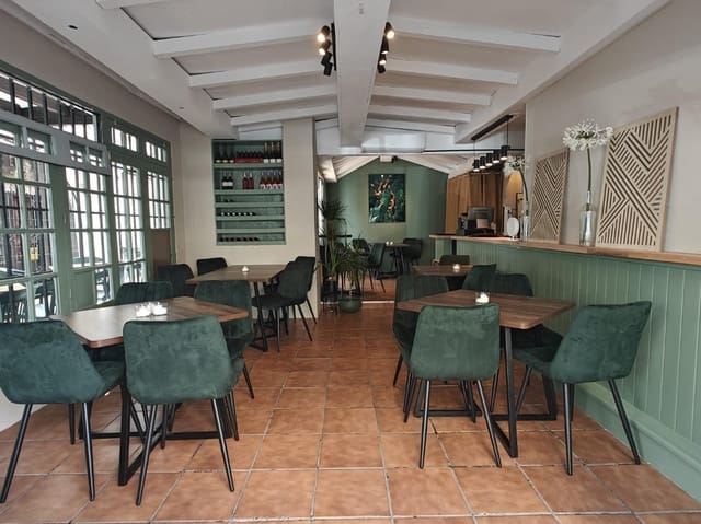 Restaurant/Bar til salgs i Torremolinos - € 79 950 (Ref: 9999389)