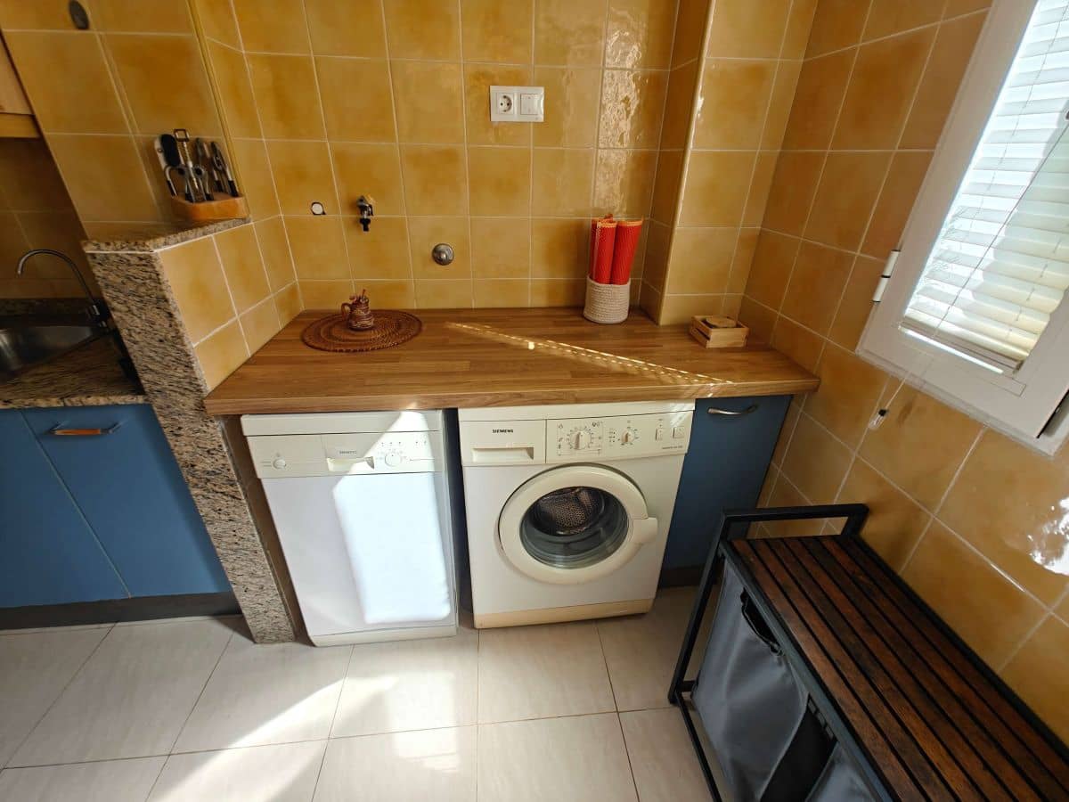 2 soverom Leilighet til leie i Denia med svømmebasseng garasje - € 695 (Ref: 10026167)