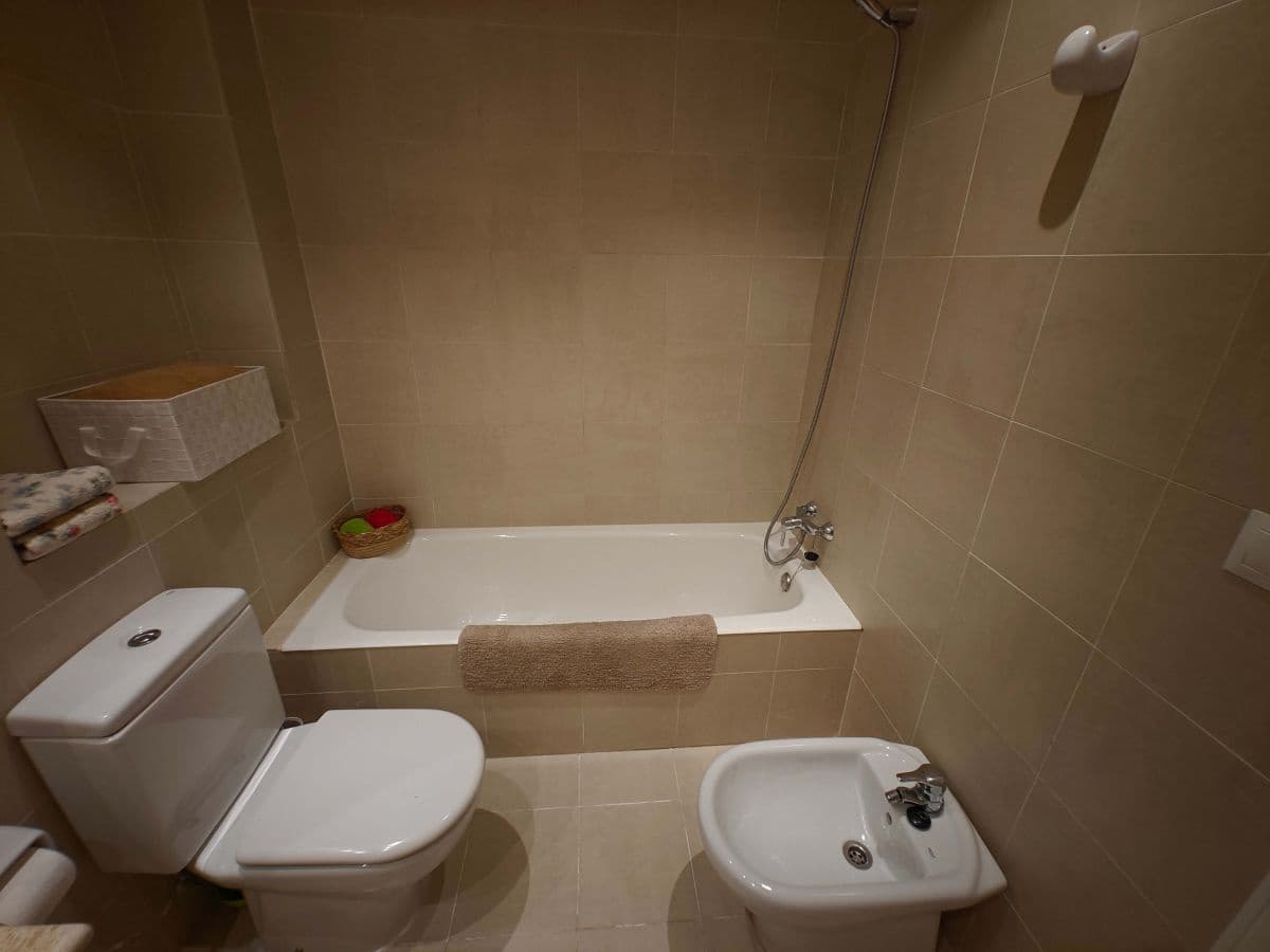 2 soverom Leilighet til leie i Denia med svømmebasseng garasje - € 695 (Ref: 10026167)