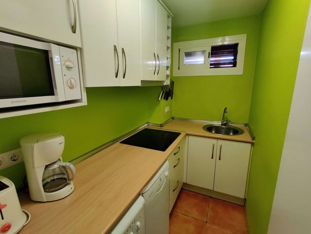 3 sypialnia Apartament do wynajęcia w Dénia z basenem garażem - 650 € (Ref: 4059488)
