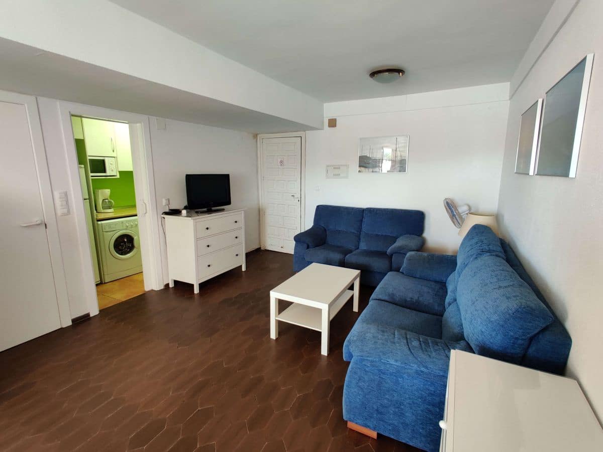 3 bedroom Apartment for rent in Denia with pool garage - € 650 (Ref: 4059488)