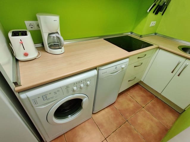 3 sypialnia Apartament do wynajęcia w Dénia z basenem garażem - 650 € (Ref: 4059488)