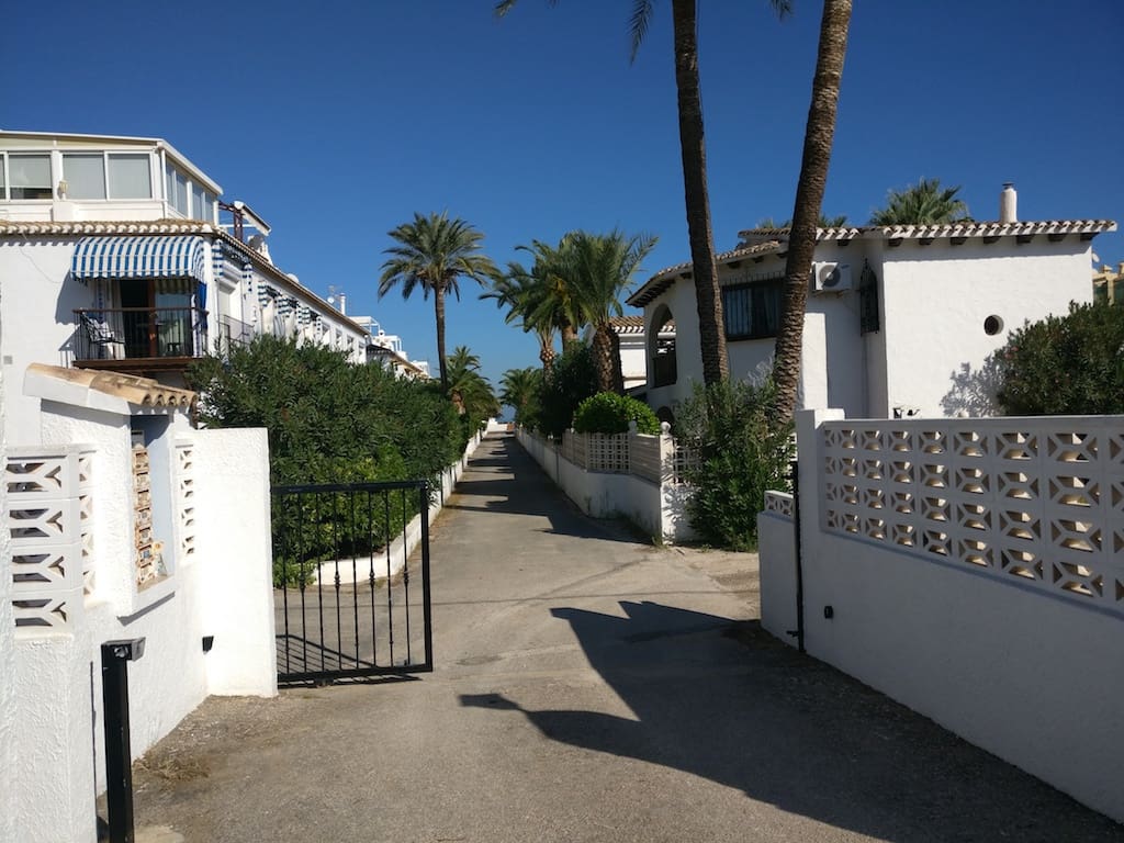 Villa/Maison de 3 chambres à louer à Denia avec garage - 1 300 € (Ref: 4240610)