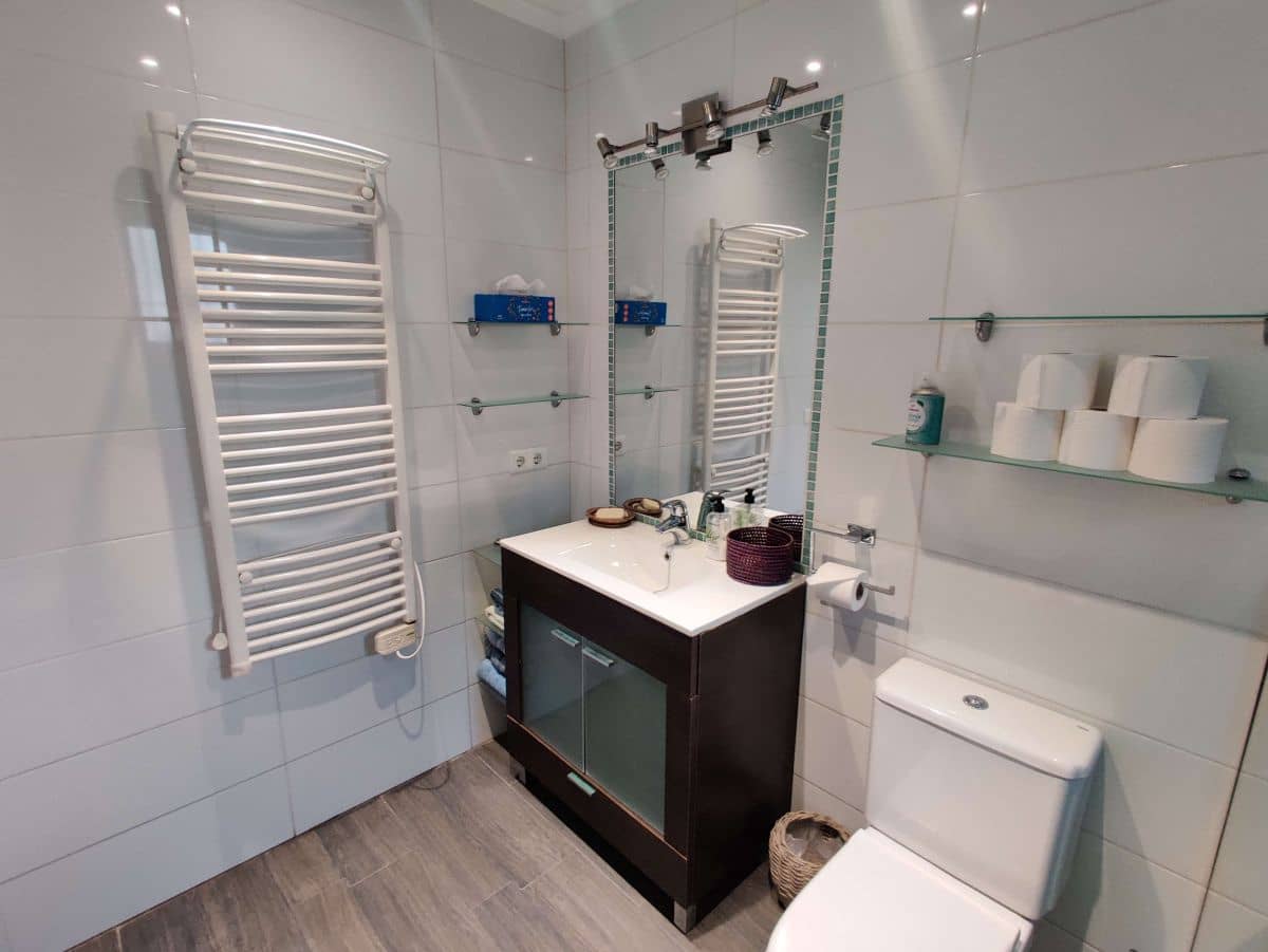 Villa/Maison de 3 chambres à louer à Denia avec garage - 1 300 € (Ref: 4240610)