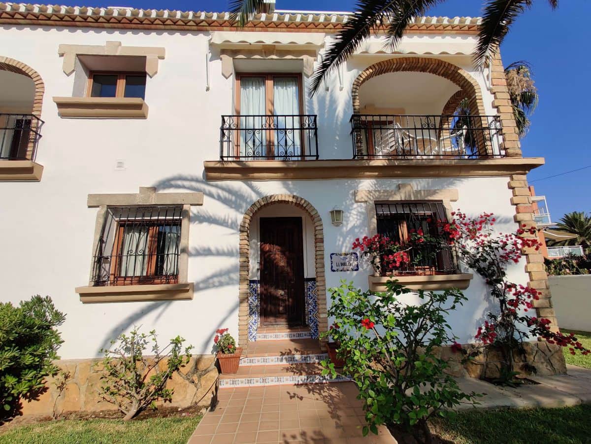 Villa/Maison de 3 chambres à louer à Denia avec garage - 1 300 € (Ref: 4240610)