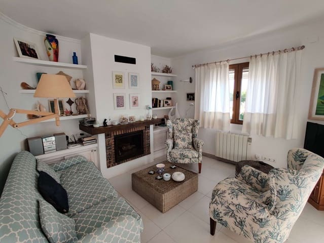 3 bedroom Villa for rent in Dénia with garage - € 1,300 (Ref: 4240610)