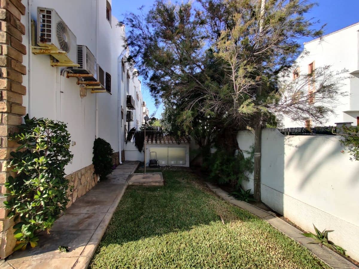 Villa/Maison de 3 chambres à louer à Denia avec garage - 1 300 € (Ref: 4240610)