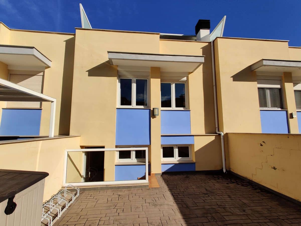 3 makuuhuone Omakotitalo vuokrattavana paikassa Denia mukana uima-altaan 
autotalli - 1 000 € (Ref: 4241918)