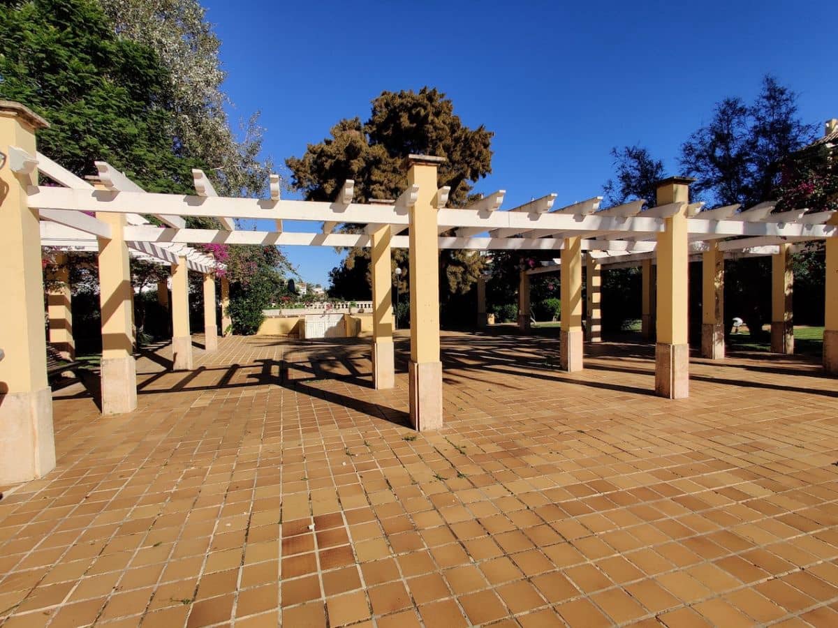 Apartamento de 2 habitaciones en Dénia en alquiler con piscina garaje - 825 € (Ref: 4741394)