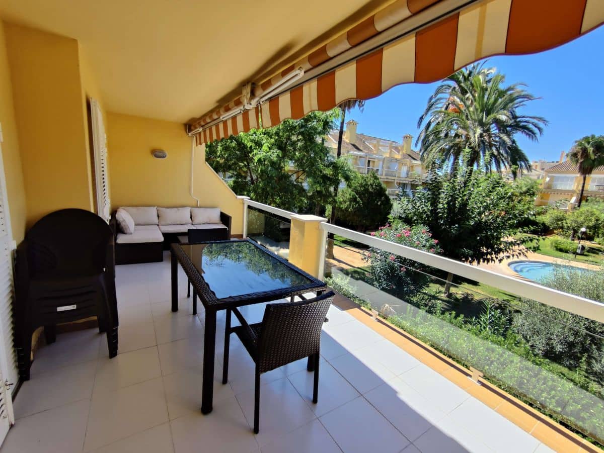 Apartamento de 2 habitaciones en Dénia en alquiler con piscina garaje - 825 € (Ref: 4741394)