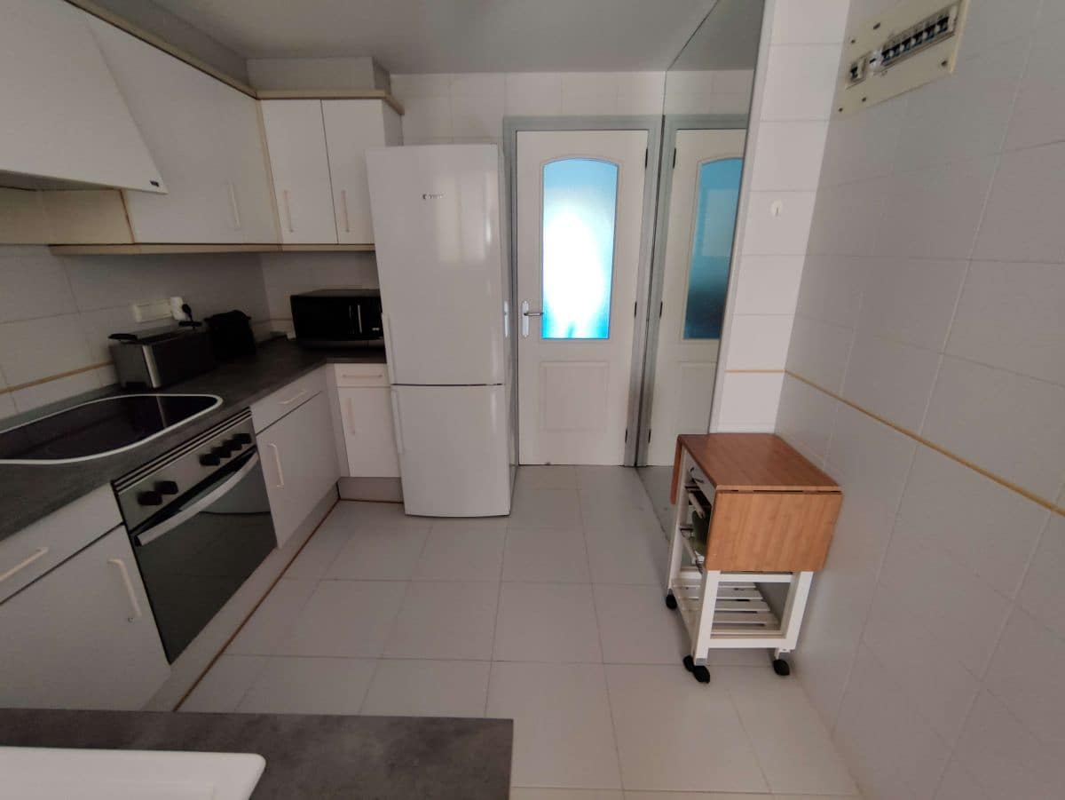 Apartamento de 2 habitaciones en Dénia en alquiler con piscina garaje - 825 € (Ref: 4741394)