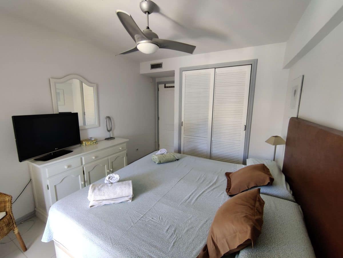 Apartamento de 2 habitaciones en Dénia en alquiler con piscina garaje - 825 € (Ref: 4741394)