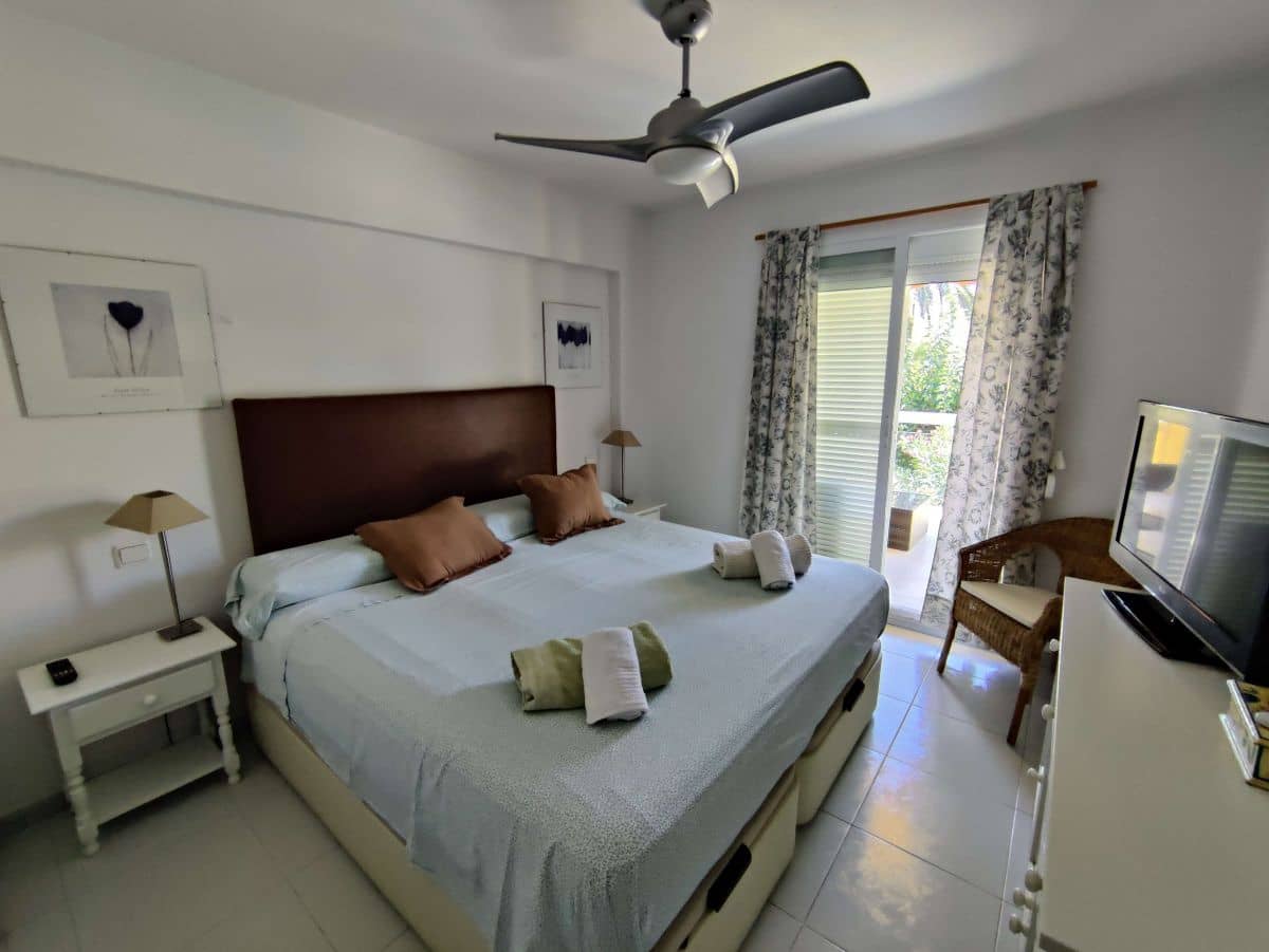 Apartamento de 2 habitaciones en Dénia en alquiler con piscina garaje - 825 € (Ref: 4741394)