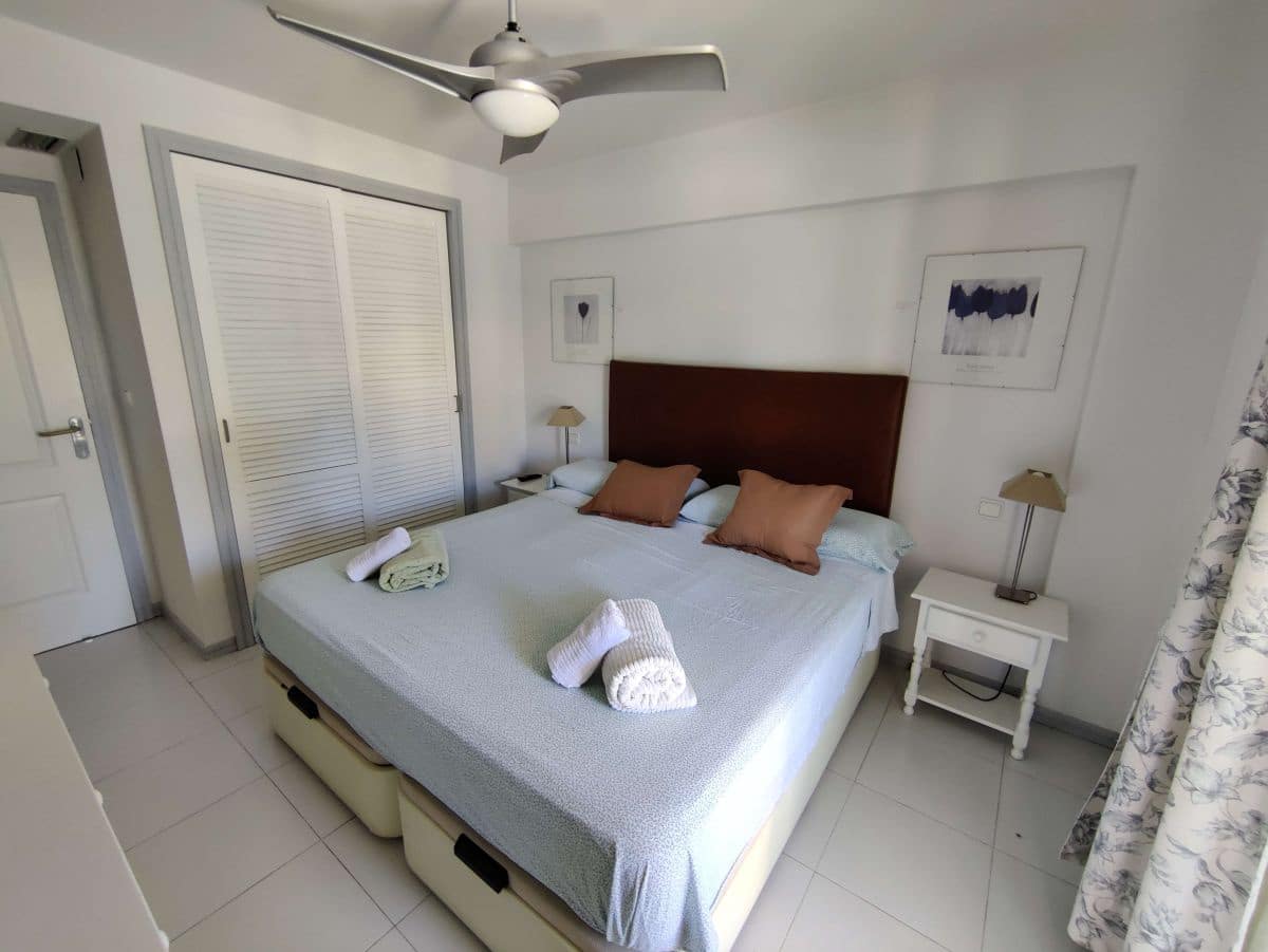 Apartamento de 2 habitaciones en Dénia en alquiler con piscina garaje - 825 € (Ref: 4741394)