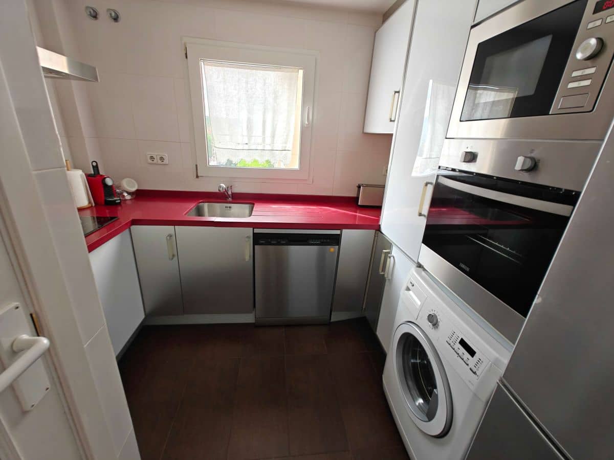 2 soverom Leilighet til leie i Denia med svømmebasseng garasje - € 950 (Ref: 5453103)