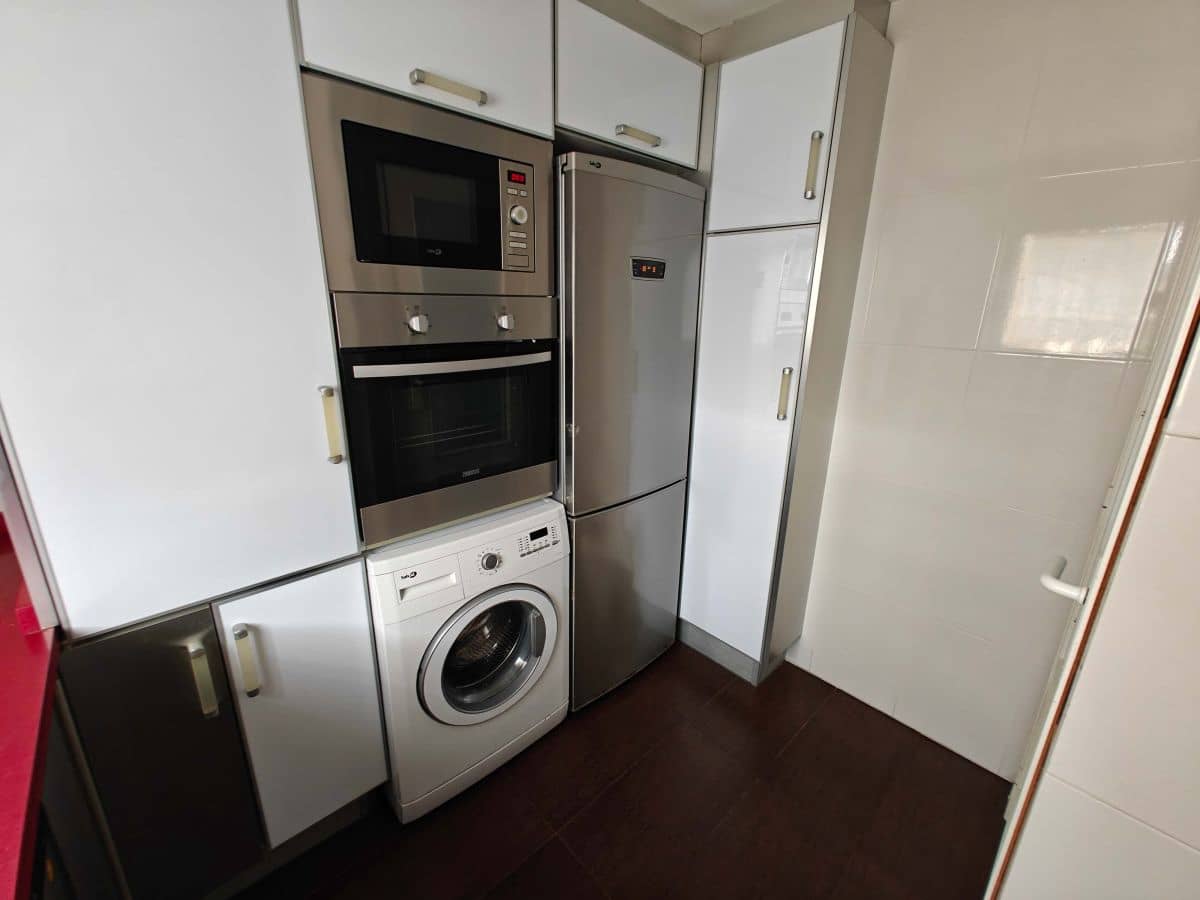 2 soverom Leilighet til leie i Denia med svømmebasseng garasje - € 950 (Ref: 5453103)
