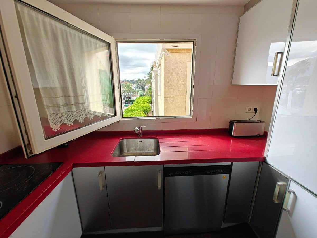 2 soverom Leilighet til leie i Denia med svømmebasseng garasje - € 950 (Ref: 5453103)