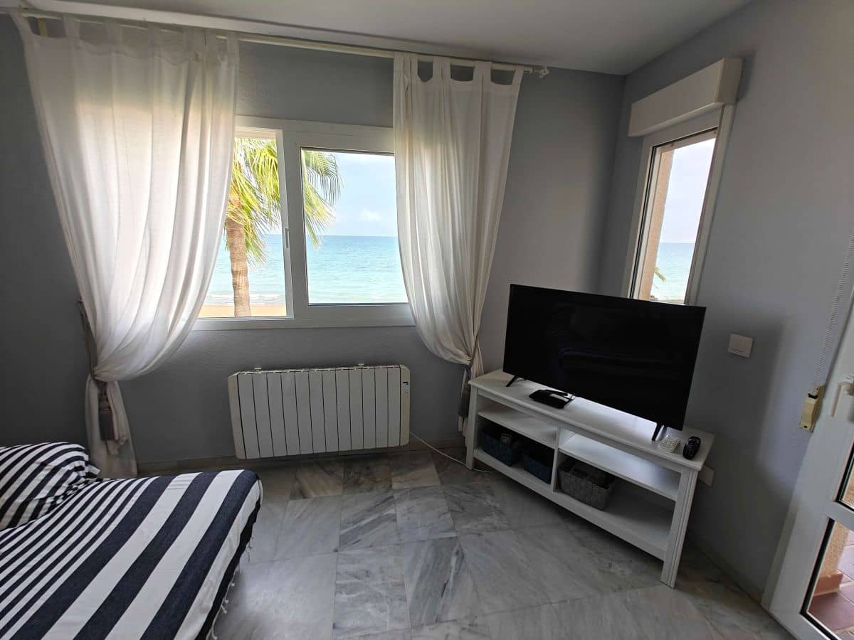 2 soverom Leilighet til leie i Denia med svømmebasseng garasje - € 950 (Ref: 5453103)