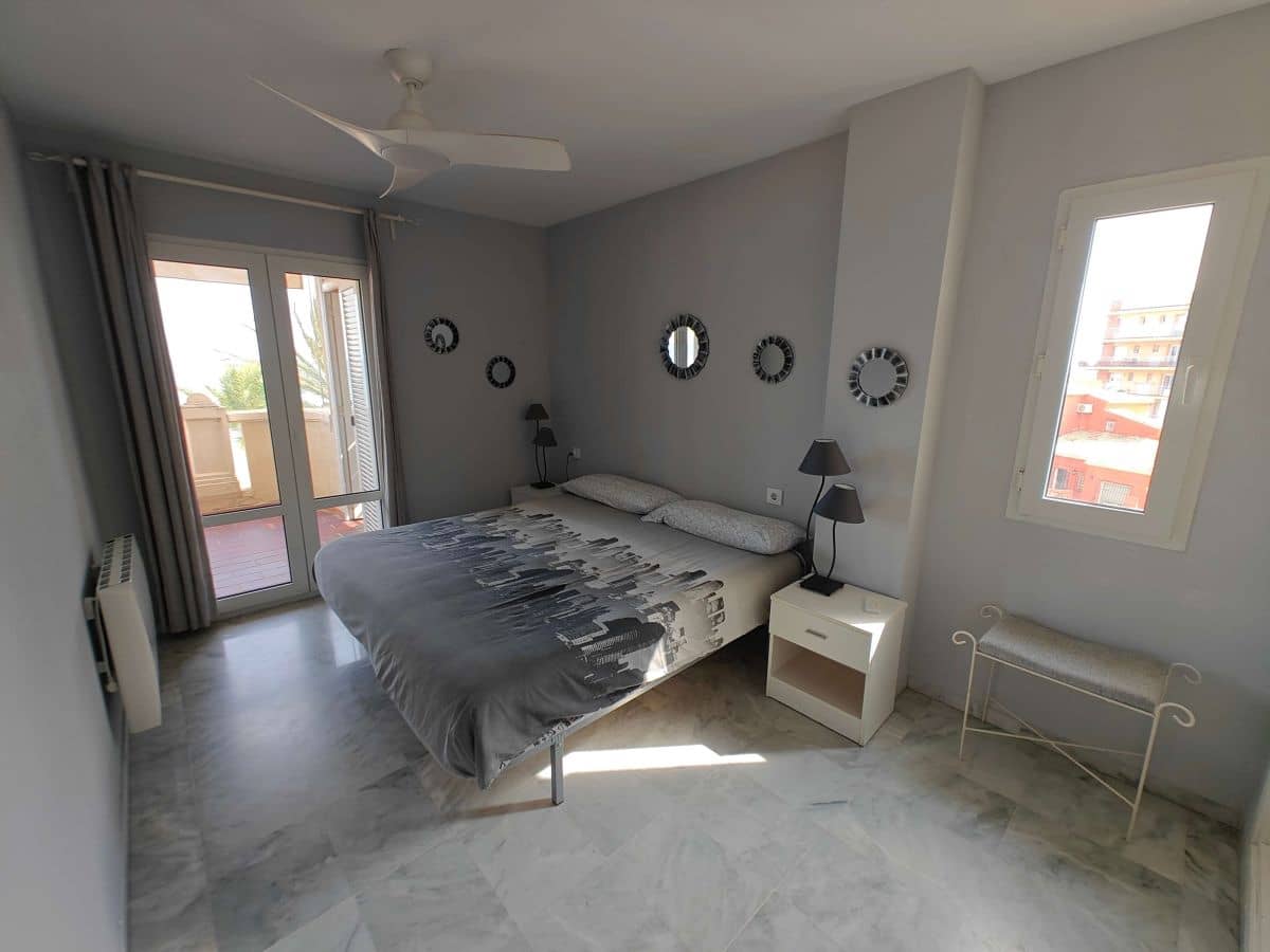 2 soverom Leilighet til leie i Denia med svømmebasseng garasje - € 950 (Ref: 5453103)