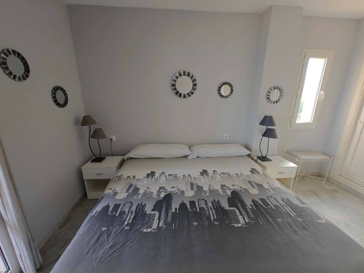2 soverom Leilighet til leie i Denia med svømmebasseng garasje - € 950 (Ref: 5453103)