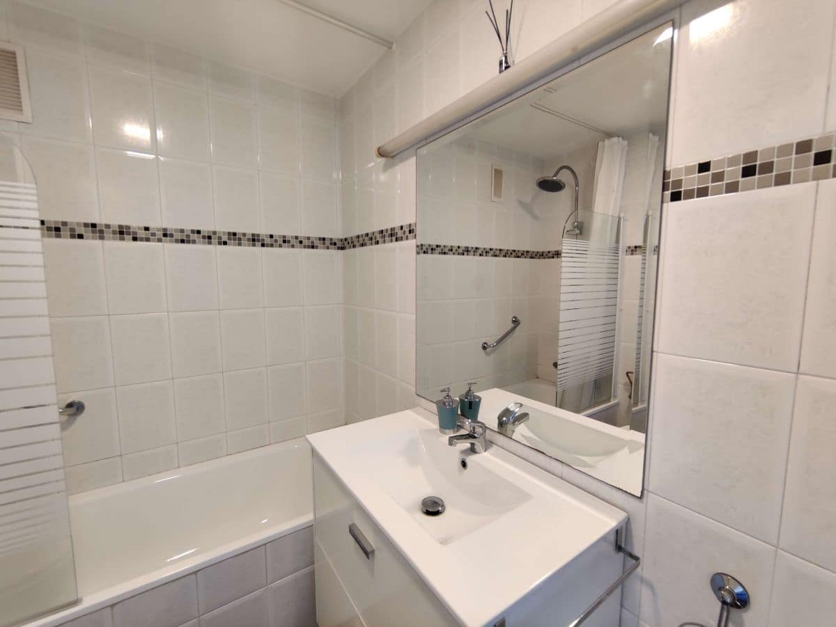 2 soveværelse Lejlighed til leje i Denia med swimmingpool garage - € 650 (Ref: 7800812)